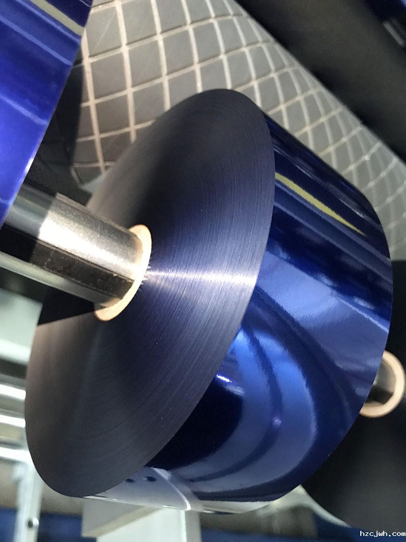 智能升级,烫金膜分切机引领高效生产新纪元