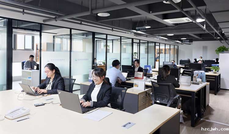 分切机行业发展全景图：趋势、挑战与机遇